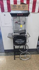 lot 118 image: Olde Midway P1000 Popcorn Machine, 8 oz Kettle, 850W Power