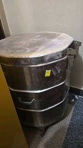 lot 181 image: Knight Kiln Model 103 Electric Kiln, 230V, 10,390W, 2300°F, Serial 077-6016