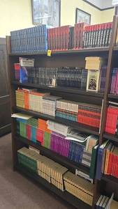 lot 206 image: Extensive Hardcover Classic Book Collection, English Language, 100 Volumes