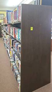 lot 224 image: Dark Brown Wooden Bookshelves, Approx. 5 Shelves, 72x36x12