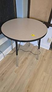 lot 267 image: Round Table, 48x30, Laminate Top, Metal Legs