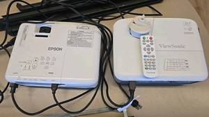 lot 271 image: Epson VS250 and ViewSonic DLP Projectors, HDMI, SVGA Resolution
