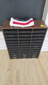 lot 281B image: American Flag, woodenplastic organizer