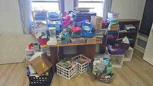 lot 286B image: Miscellaneous Office Supplies and Household Items with Blender