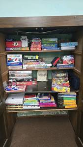 lot 509 image: Large Collection of Board Games and Educational Books - Monopoly, Risk, Mastermind