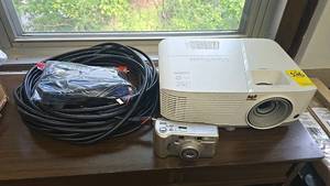 lot 526 image: ViewSonic DLP Projector, Model Likely PJ562D, XGA Resolution, 3200 Lumens and camera.