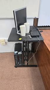 lot 531 image: HP EliteDesk 800 G1 TWR Desktop, Intel Core i5, 8GB RAM, 500GB HDD, HP L1910 Monitor