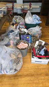 lot 601 image: Large Assortment of Mixed Fabric Scraps, Multiple Colors and Patterns