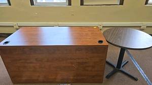lot 615 image: Brown Wood Desk with 4 Drawers and Round Table Set