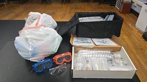 lot 640B image: AmScope Science Education Kit with Safety Goggles & Instruction Manuals