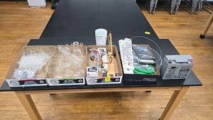 lot 641 image: Laboratory Glassware and Equipment Lot, Beakers, Flasks, Thermometer