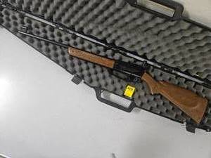 lot 658 image: Daisy Powerline 977 .177 cal. Pellet Gun