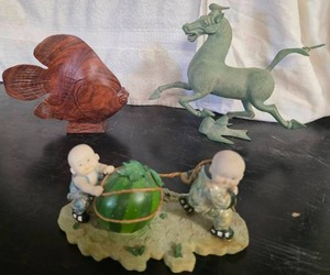 lot 98 image: Assortment of statues