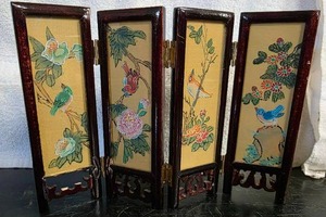 lot 92 image: Miniature Chinese folding screen