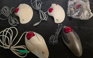 lot 93 image: 5 Vintage LOGITECH computer mice