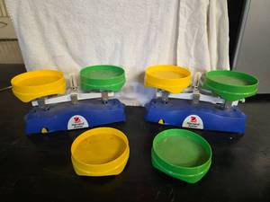 lot 94 image: Harvard Junior OHAUS mechanical balances
