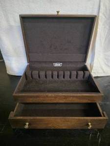 lot 95 image: Kenized MCM wooden Silverware box.