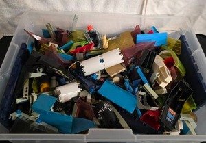 lot 102 image: Fisher-Price Construx