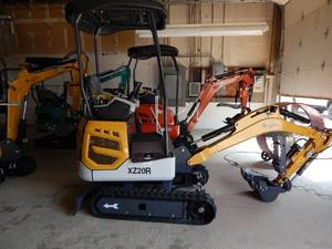 lot 16 image: NEW CFG KZ20R Excavator with Side Swing Boom & Hydraulic Thumb