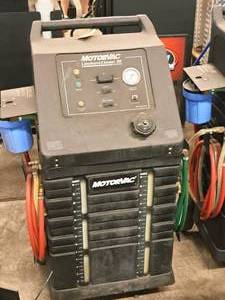 lot 7 image: MotorVac Coolant Clean System III Coolant Cleaning System