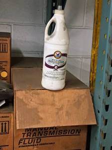 lot 135 image: Lot of (1 Box  7 Bottles) Valvoline Manual Transmission Fluid