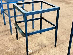 lot 93 image: Metal Stand 28 x 28 x 36 12