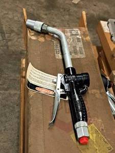 lot 139 image: Graco 1500-PSI Dispenser HiLo Valve (in original packaging)