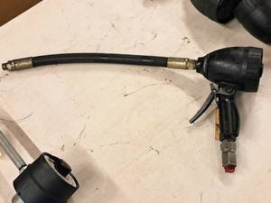 lot 162 image: Metered Dispenser Valve with Flex Line