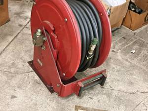lot 184 image: Low Pressure Hose Reel  1000 PSI