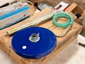 lot 237 image: Liquid Dynamics MA-10 Lever Pail Pump (in original packaging)