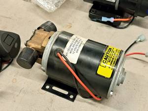 lot 386 image: RTI Tech Inc Pump #070 80049 00