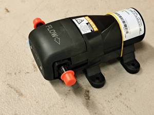 lot 392 image: Flojet Pump #LFP122005 (in original packaging)