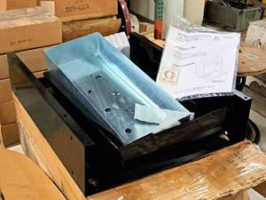 lot 395 image: Graco Dispenser Bar #307742 (in original packaging)
