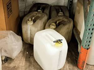 lot 417 image: Lot of (5) 30-Quart Plastic Tanks (in original packaging)