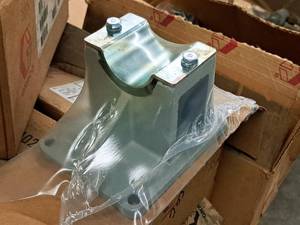 lot 373 image: Graco Pump Mount Bracket #203-987 (in original packaging)