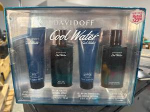 lot 7 image: Brand New Davidoff Cool Water Set