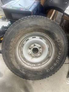 lot 17 image: Firestone LT24575R16 New Tire