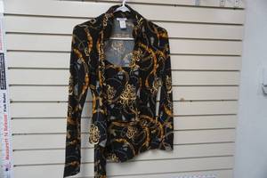lot 104 image: Cache Blouse Size Small