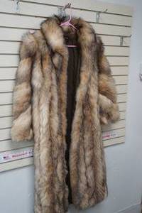 lot 2 image: Adolfo International Womens Fur Coat 51 long
