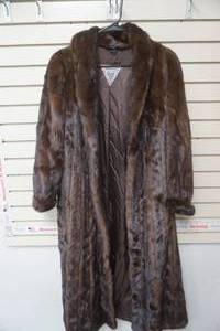 lot 4 image: Marvin Richards Mink Fur Coat 53 long
