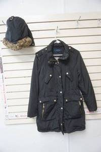 lot 10 image: Cole Haan Womens Winter Jacket 35 long. Size Medium.