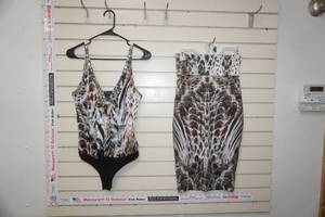 lot 21 image: Bebe Womens Set Size Small