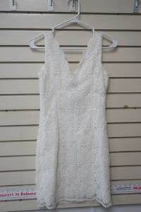 lot 23 image: Anne Taylor White Dress Size 0P. Petite