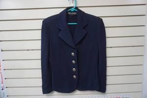 lot 34 image: St. John Basics Knit Blazer (navy blue)