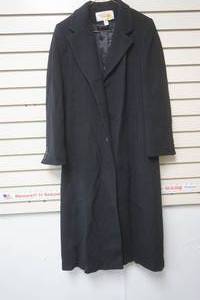 lot 39 image: Talbots Petite Size 4 Black Jacket