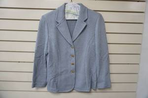 lot 41 image: St. John Knit Blazer (light blue)