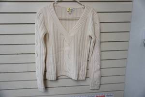 lot 43 image: St. John Sport Cream Colored Sweater
