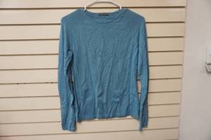 lot 50 image: J. McLaughlin Knit Sweater Size XS.