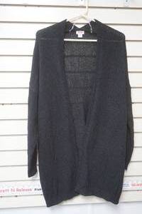 lot 61 image: Mossimo Sweater Size M
