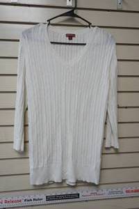 lot 69 image: Merona Size Medium-White Sweater